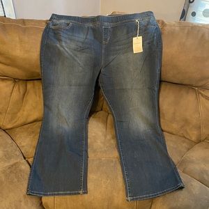 NWT Torrid Lean Jean Slim Boot Size 5